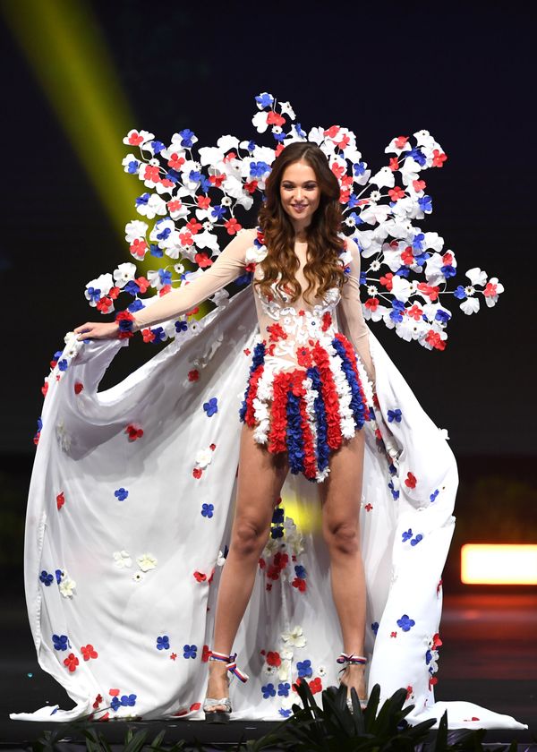 Mermaid Meets Sailor Moon: Miss Universe 2018 National Costume Presentation - Sputnik International