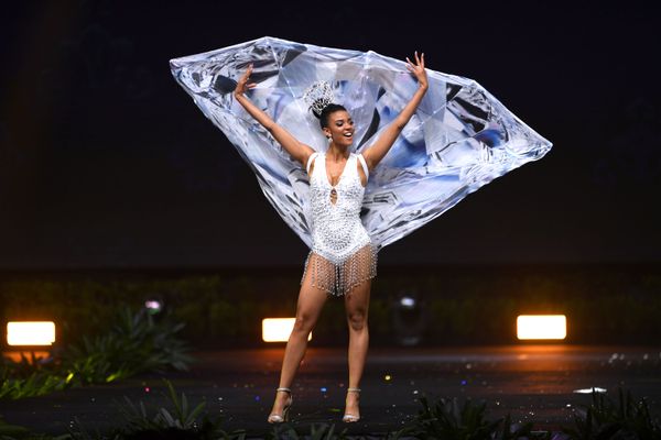 Mermaid Meets Sailor Moon: Miss Universe 2018 National Costume Presentation - Sputnik International