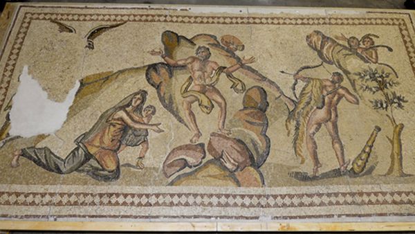 This undated photo provided by the U.S Department of Justice shows an ancient mosaic believed to have been looted from war-torn Syria and illegally imported into the United States - Sputnik International