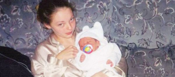 Sammy Woodhouse - one of the Rotherham victims - and her son Sammy Woodhouse - one of the Rotherham victims - and her son - Sputnik International