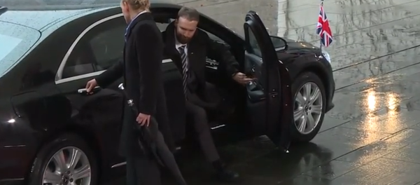 PM May Stuck in Her Car PM May Stuck in Her Car - Sputnik International