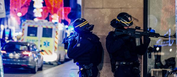 French police officers stand guard near the scene of a shooting on December 11, 2018 in Strasbourg, eastern France. - Sputnik International