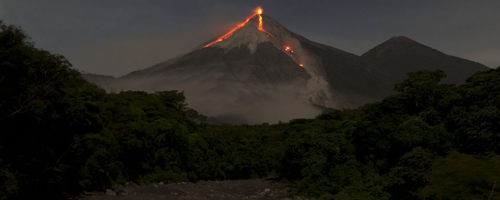 El volcán de Fuego en Guatemala El volcán de Fuego en Guatemala - Sputnik International, 1920, 11.12.2022