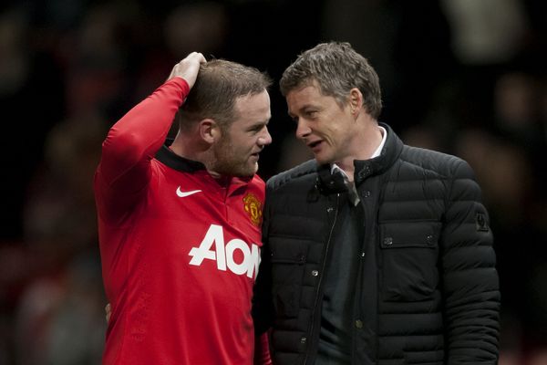 Solskjaer sharing a few words with fellow Manchester United legend Wayne Rooney Solskjaer sharing a few words with fellow Manchester United legend Wayne Rooney - Sputnik International