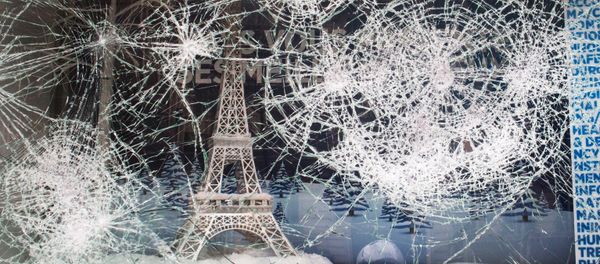 An Eiffel Tower is seen at a store front window vandalized by the yellow vests movement, in Paris, France. Rising protests that first began on November 17 and erupted over high living costs has morphed into a broader anti-government rebellion. An Eiffel Tower is seen at a store front window vandalized by the yellow vests movement, in Paris, France. Rising protests that first began on November 17 and erupted over high living costs has morphed into a broader anti-government rebellion. - Sputnik International