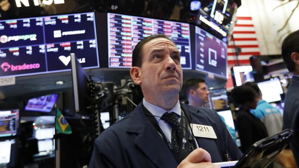  In this 6 December 2018 file photo, trader Tommy Kalikas works on the floor of the New York Stock Exchange.  - Sputnik International