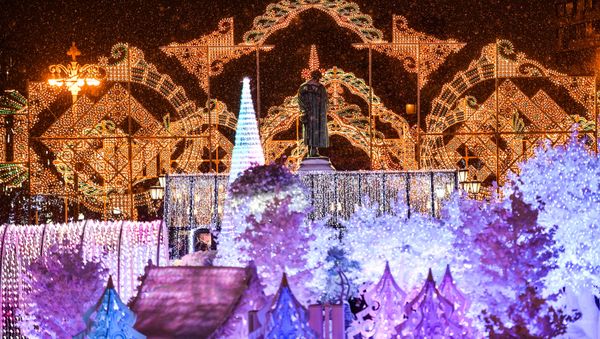 New Year illumination on Pushkinskaya Square in Moscow - Sputnik International