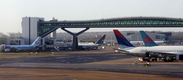 Airplanes are seen London's Gatwick airport Airplanes are seen London's Gatwick airport - Sputnik International