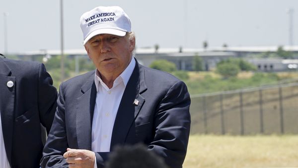 Donald Trump attends a news conference near the U.S.-Mexico border Donald Trump attends a news conference near the U.S.-Mexico border - Sputnik International