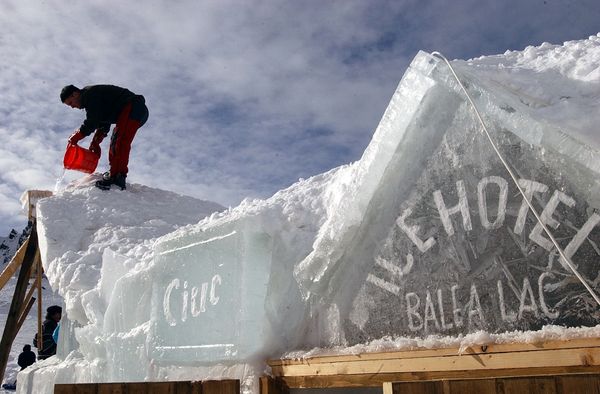 Romanian Ice Hotel at Balea Lake - Sputnik International
