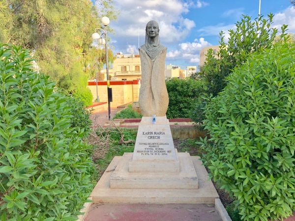 Flowers are laid at the foot of this statue of Karin Grech in San Gwann, Malta every Christmas Flowers are laid at the foot of this statue of Karin Grech in San Gwann, Malta every Christmas - Sputnik International