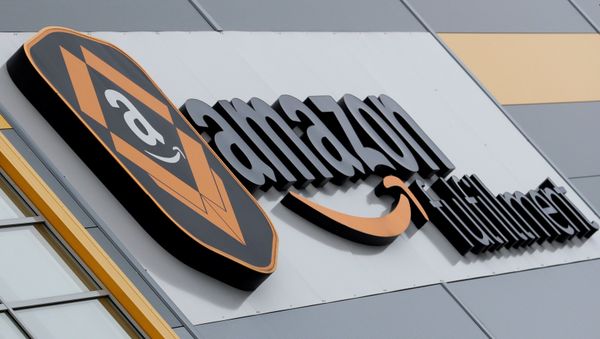 A logo of the Amazon fulfillment is seen outside the Amazon fulfillment center in the village of Dobroviz, near Prague, Czech Republic, December 20, 2018 A logo of the Amazon fulfillment is seen outside the Amazon fulfillment center in the village of Dobroviz, near Prague, Czech Republic, December 20, 2018 - Sputnik International