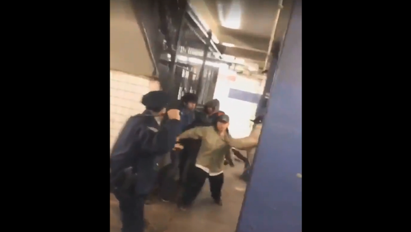 New York officer involved in subway brawl praised for his bravery and extraordinary professionalism by officials. New York officer involved in subway brawl praised for his bravery and extraordinary professionalism by officials. - Sputnik International