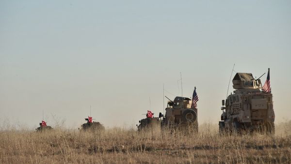 Nov. 1, 2018, Turkish and U.S. troops conduct joint patrols around the Syrian town of Manbij, as part of an agreement that aimed to ease tensions between the two NATO allies - Sputnik International