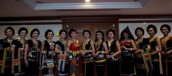 Malaysian women from the indigenous Kadazandusun community of Sabah pose before taking part in the annual Unduk Ngadau Kaamatan, a cultural beauty pageant held in conjuction with the harvest festival in Kuala Lumpur on May 7, 2016 Malaysian women from the indigenous Kadazandusun community of Sabah pose before taking part in the annual Unduk Ngadau Kaamatan, a cultural beauty pageant held in conjuction with the harvest festival in Kuala Lumpur on May 7, 2016 - Sputnik International
