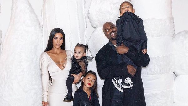 Kim Kardashian and family. Merry Christmas - Sputnik International