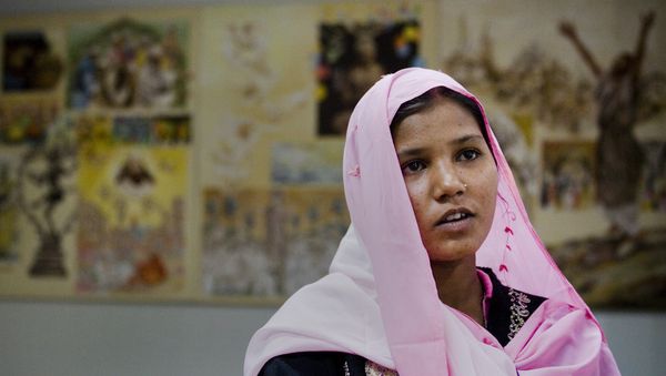 Sidra Shahzadi, daughter of Christian woman Asia Bibi who had been sentenced to death, talks to The Associated Press after meeting with Pakistani minister for Minority Affairs in Islamabad, Pakistan on Wednesday, Nov. 24, 2010. - Sputnik International