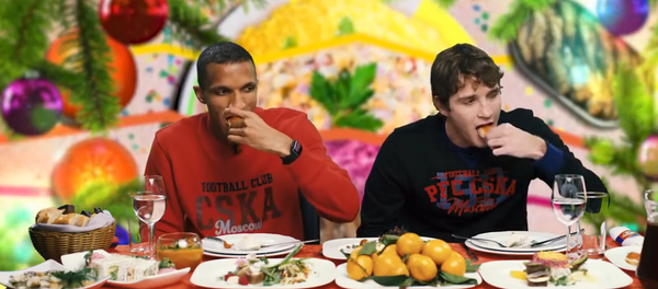 CSKA football players eating traditional Russian dishes CSKA football players eating traditional Russian dishes - Sputnik International