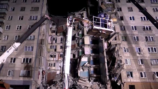 A natural gas blast hit one of the blocks of a 10-storey building in Magnitogorsk, the Chelyabinsk Region, damaging 48 apartments. - Sputnik International