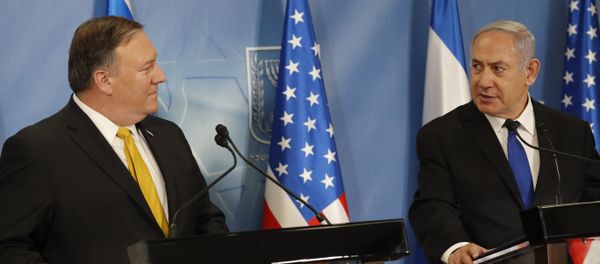 US Secretary of State Mike Pompeo. left. and Israeli Prime Minister Benjamin Netanyahu - Sputnik International