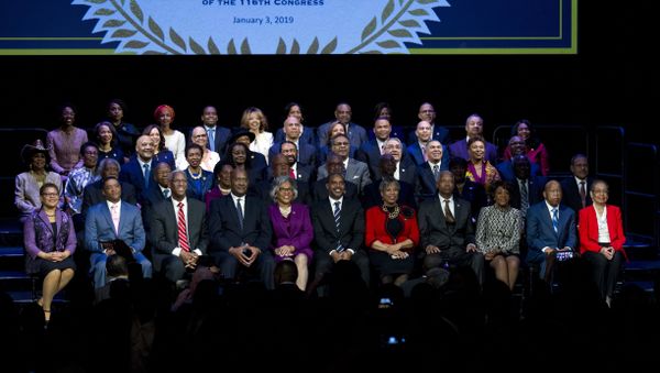 Members of the Congressional Black Caucus participate in a swearing-in ceremony at The Warner Theatre in Washington, Thursday, Jan. 3, 2019. - Sputnik International