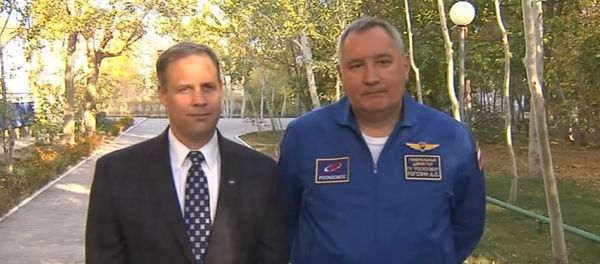 NASA Administrator Jim Bridenstine and Roscosmos Director General Dmitry Rogozin take questions at the Cosmonaut Hotel in Baikanour, Kazakhstan on 18 Oct. 2018. NASA Administrator Jim Bridenstine and Roscosmos Director General Dmitry Rogozin take questions at the Cosmonaut Hotel in Baikanour, Kazakhstan on 18 Oct. 2018. - Sputnik International