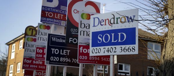 Estate Agent boards stand outside properties in London, Friday, Jan. 4, 2019. Estate Agent boards stand outside properties in London, Friday, Jan. 4, 2019. - Sputnik International