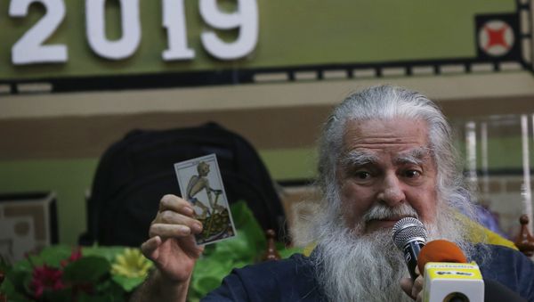 Mexico's 'Grand Warlock' Antonio Vazquez Alba gives his traditional predictions for the new year in Mexico City, Friday, Jan. 4, 2019 - Sputnik International