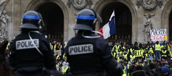 French mounted police stand in front protesters wearing yellow vests. File photo French mounted police stand in front protesters wearing yellow vests. File photo - Sputnik International