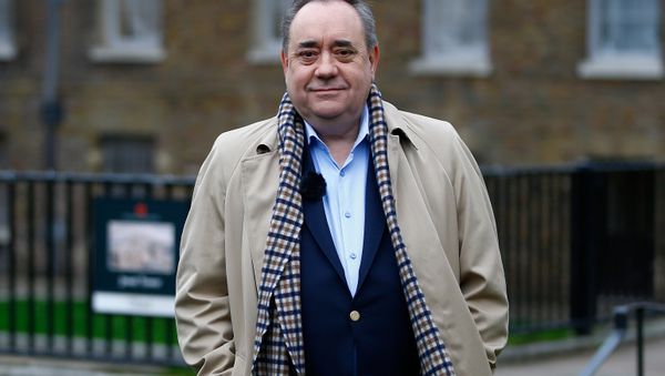 Alex Salmond, the former leader of the Scottish National Party (SNP) waits for a television interview in Westminster, London, Britain, December 18, 2018. Alex Salmond, the former leader of the Scottish National Party (SNP) waits for a television interview in Westminster, London, Britain, December 18, 2018. - Sputnik International