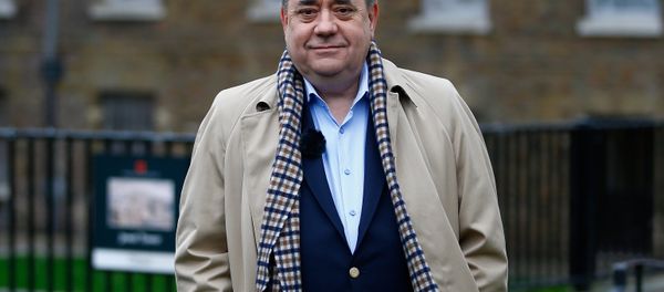 Alex Salmond, the former leader of the Scottish National Party (SNP) waits for a television interview in Westminster, London, Britain, December 18, 2018. Alex Salmond, the former leader of the Scottish National Party (SNP) waits for a television interview in Westminster, London, Britain, December 18, 2018. - Sputnik International