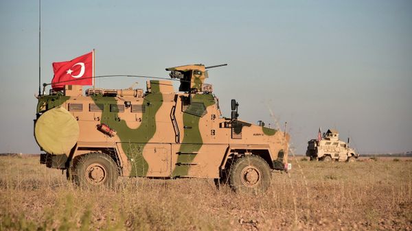 In this photo taken Thursday, Nov. 1, 2018, Turkish and U.S. troops conduct joint patrols around the Syrian town of Manbij, as part of an agreement that aimed to ease tensions between the two NATO allies - Sputnik International