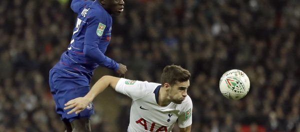 Tottenham's Harry Winks, right, and Chelsea's N'Golo Kante jump for the ball during the English League Cup semifinal first leg soccer match between Tottenham Hotspur and Chelsea at Wembley Stadium in London, Tuesday, Jan. 8, 2019 Tottenham's Harry Winks, right, and Chelsea's N'Golo Kante jump for the ball during the English League Cup semifinal first leg soccer match between Tottenham Hotspur and Chelsea at Wembley Stadium in London, Tuesday, Jan. 8, 2019 - Sputnik International