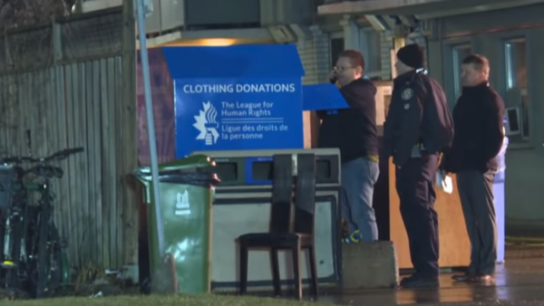 Canadian woman dies after getting partially trapped inside of a Toronto clothing donation bin - Sputnik International
