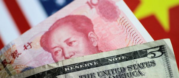 US Dollar and China Yuan notes are seen in this picture illustration June 2, 2017 - Sputnik International