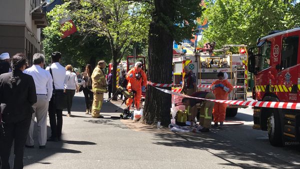 Hazmat and fire crews are seen outside the Indian and French Consulates on St Kilda Road in Melbourne, Australia, January 9, 2019 - Sputnik International