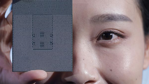 A Kunpeng 920 chip is displayed during an unveiling ceremony in Shenzhen, China, Monday, Jan. 7, 2019 A Kunpeng 920 chip is displayed during an unveiling ceremony in Shenzhen, China, Monday, Jan. 7, 2019 - Sputnik International