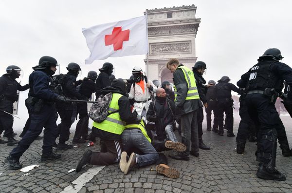 Yellow Vests protest in Paris. 12 January - Sputnik International