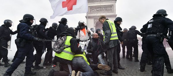 Yellow Vests protest in Paris. 12 January - Sputnik International