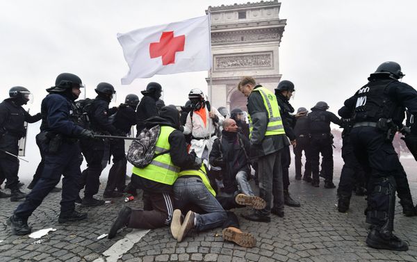 Yellow Vests protest in Paris. 12 January - Sputnik International