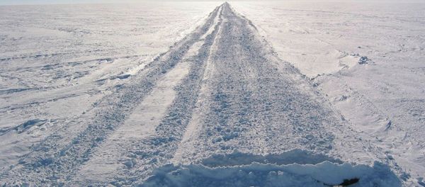 The ice highway at the Antarctica - Sputnik International