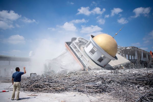 Symphony of Destruction: The Power of Bridge and Building Demolition Symphony of Destruction: The Power of Bridge and Building Demolition - Sputnik International