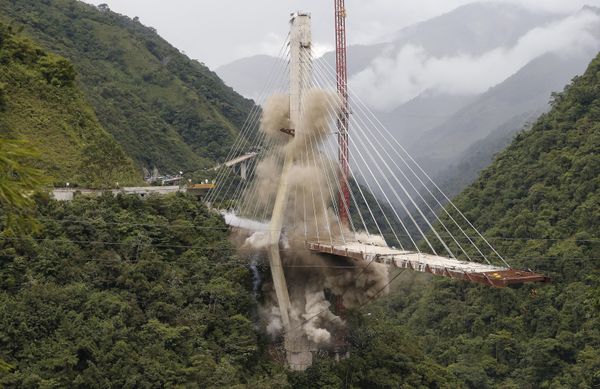 Symphony of Destruction: The Power of Bridge and Building Demolition Symphony of Destruction: The Power of Bridge and Building Demolition - Sputnik International