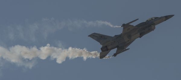 An F-16 Desert Falcon of the United Arab Emirates maneuvers at the Bahrain International Airshow in 2016. An F-16 Desert Falcon of the United Arab Emirates maneuvers at the Bahrain International Airshow in 2016. - Sputnik International