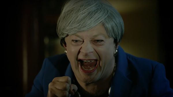Gollum star Andy Serkis releases hilarious Brexit deal parody of Theresa May - Sputnik International