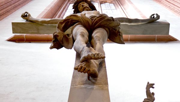 A crucifix is attached to the wall of the Cathedral in Frankfurt, Germany, Tuesday, Sept. 25, 2018 - Sputnik International