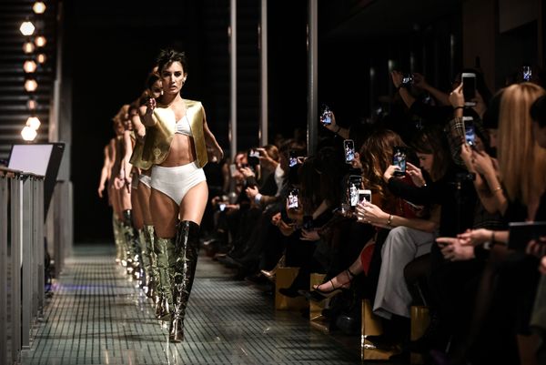 'Lingerie Rocks': Spectacular Musical Fashion Show Hits Paris 'Lingerie Rocks': Spectacular Musical Fashion Show Hits Paris - Sputnik International