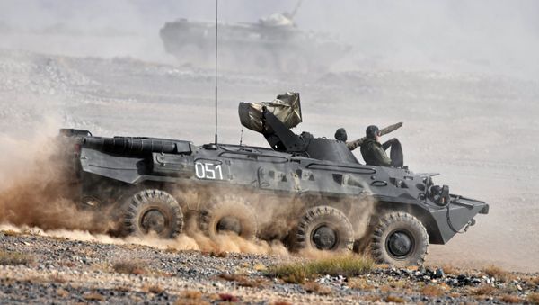 BTR-80  - Sputnik International