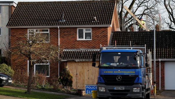 A scaffolder works at the site of former spy Sergei Skripal's house, in Salisbury, Britain January 9, 2019 - Sputnik International