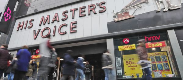 People pass an HMV shop in London People pass an HMV shop in London - Sputnik International